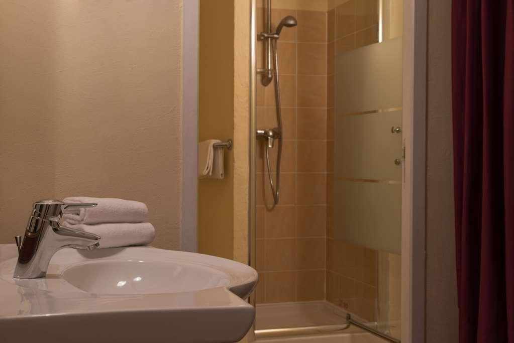 The Originals City, Hotel Le Village Provencal, Aix-En-Provence Nord Pertuis Amenities photo