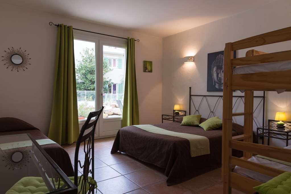 The Originals City, Hotel Le Village Provencal, Aix-En-Provence Nord Pertuis Room photo