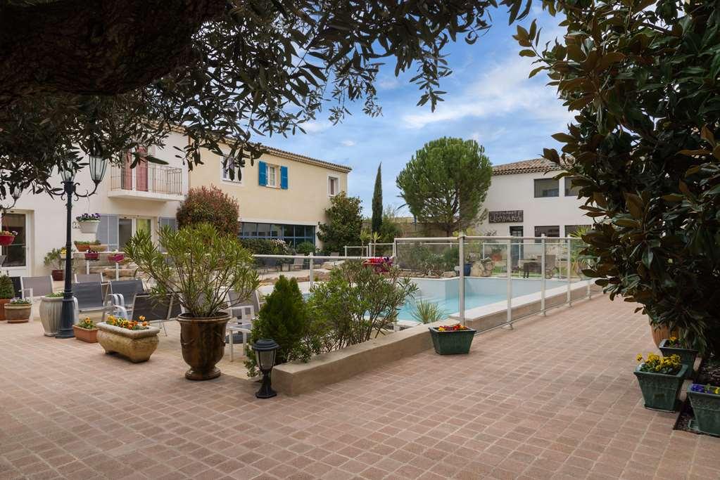 The Originals City, Hotel Le Village Provencal, Aix-En-Provence Nord Pertuis Exterior photo