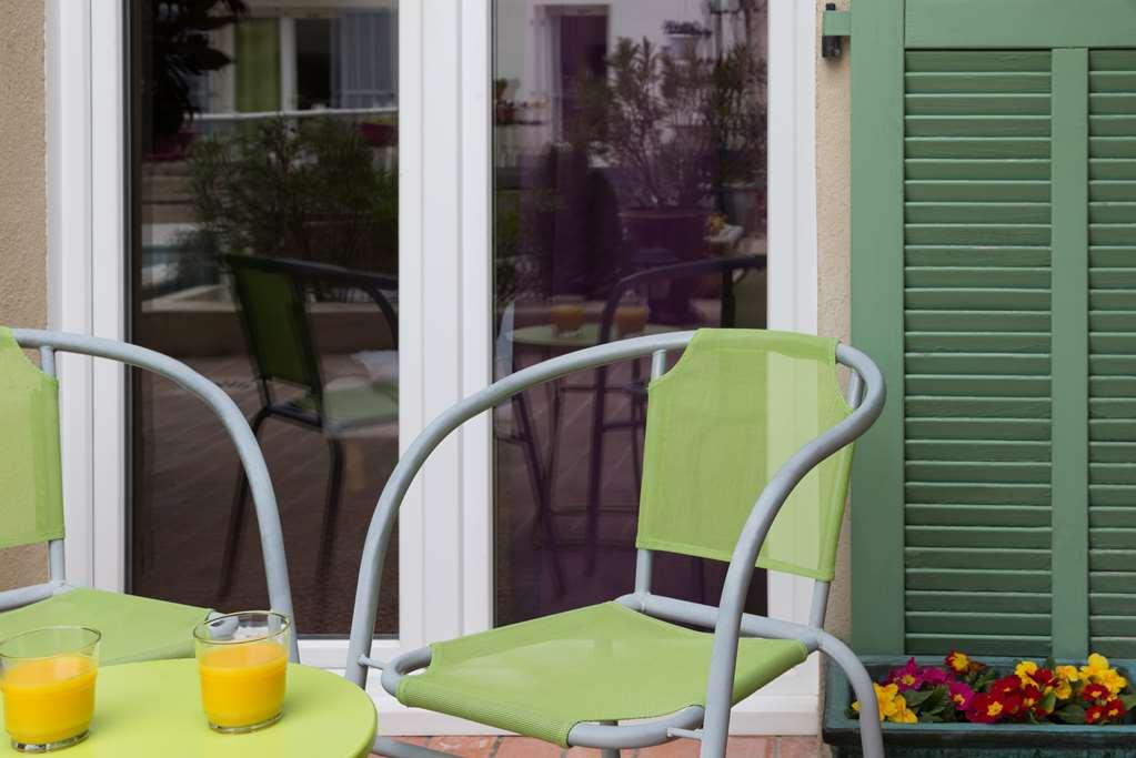 The Originals City, Hotel Le Village Provencal, Aix-En-Provence Nord Pertuis Exterior photo