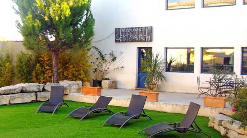 The Originals City, Hotel Le Village Provencal, Aix-En-Provence Nord Pertuis Exterior photo