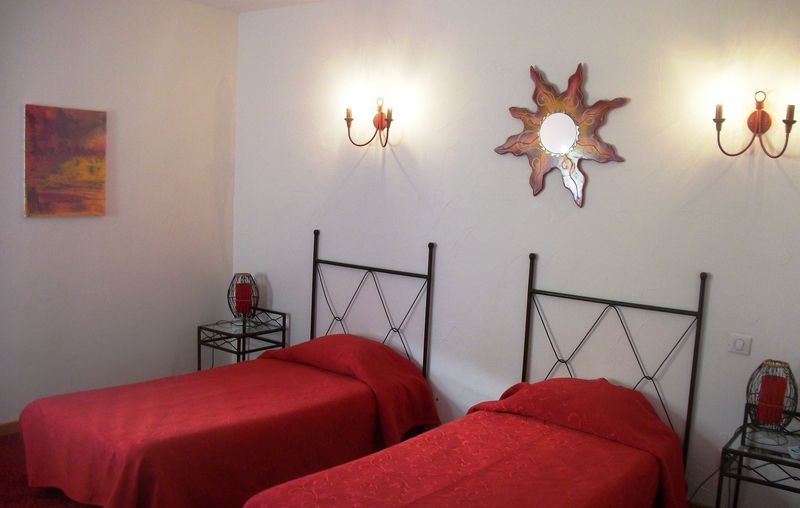 The Originals City, Hotel Le Village Provencal, Aix-En-Provence Nord Pertuis Exterior photo