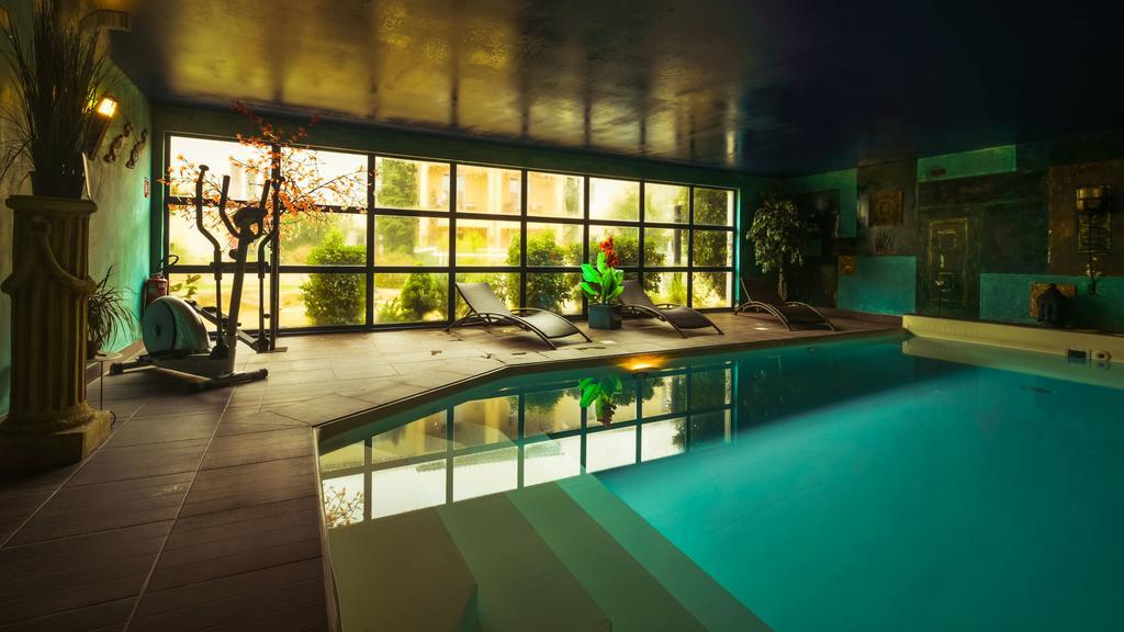 The Originals City, Hotel Le Village Provencal, Aix-En-Provence Nord Pertuis Exterior photo