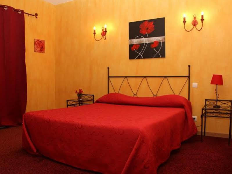 The Originals City, Hotel Le Village Provencal, Aix-En-Provence Nord Pertuis Exterior photo