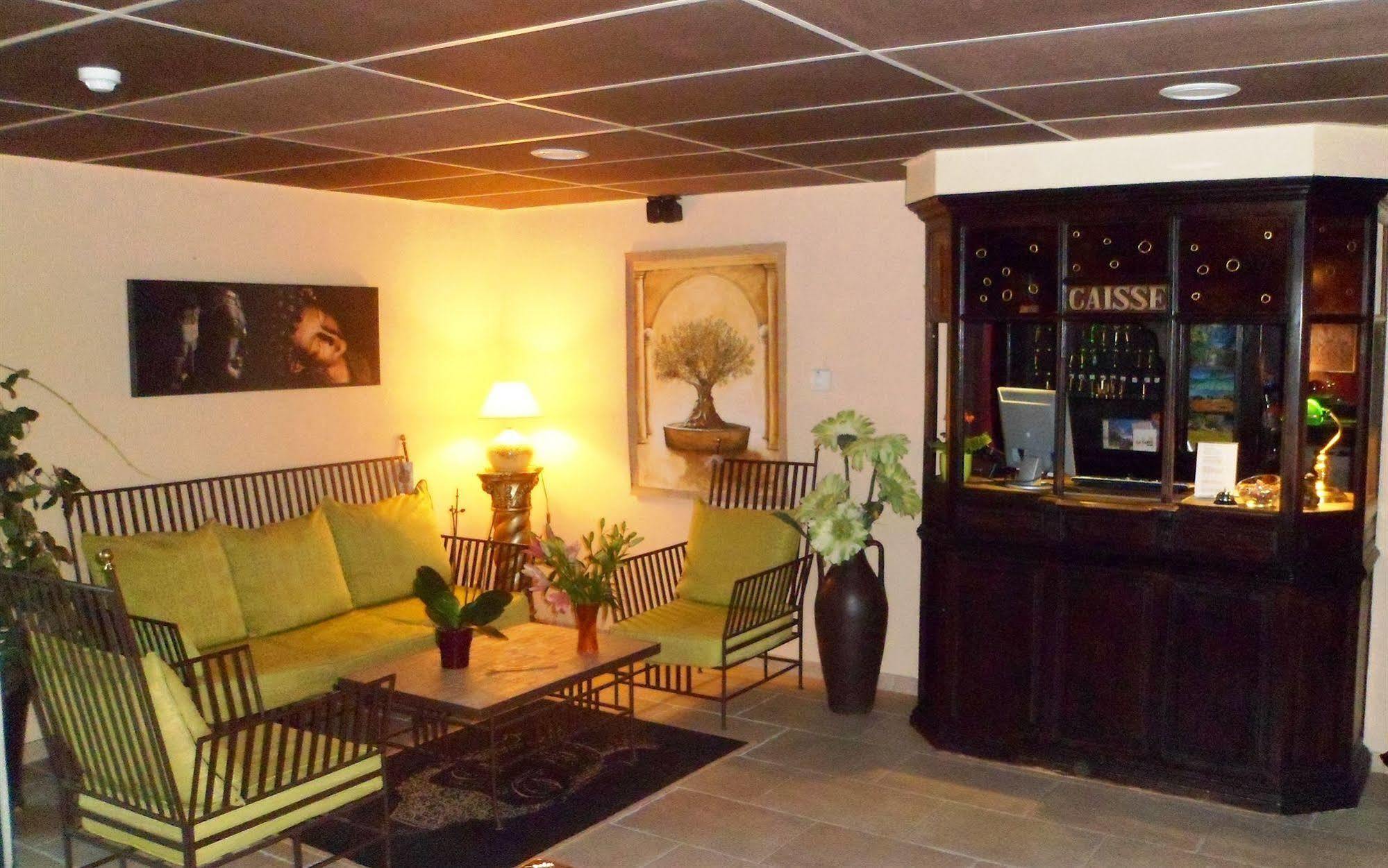 The Originals City, Hotel Le Village Provencal, Aix-En-Provence Nord Pertuis Exterior photo